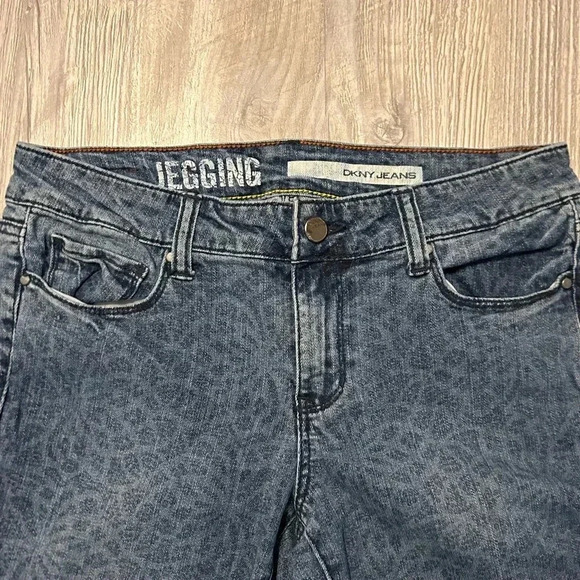 DKNY Women's Floral Pattern Straight Leg Jeggings Jeans Blue Size 06 no flaws - Picture 4 of 12